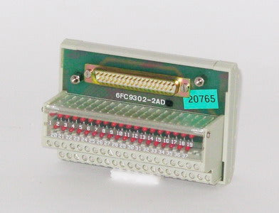 6FC9302-2AD01 - SINUMERIK 800 (ZUBEHOER) KLEMMLEISTEN-UMSETZER, 0.5 A, 37-POLIG, LED GRUEN